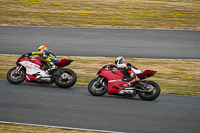 enduro-digital-images;event-digital-images;eventdigitalimages;mallory-park;mallory-park-photographs;mallory-park-trackday;mallory-park-trackday-photographs;no-limits-trackdays;peter-wileman-photography;racing-digital-images;trackday-digital-images;trackday-photos